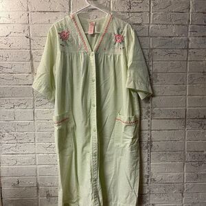 Vintage Mint Green FLoral Embroidered Secret treasure nightgown Mumuu large